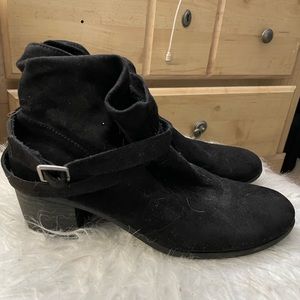 American Eagle black ankle boots